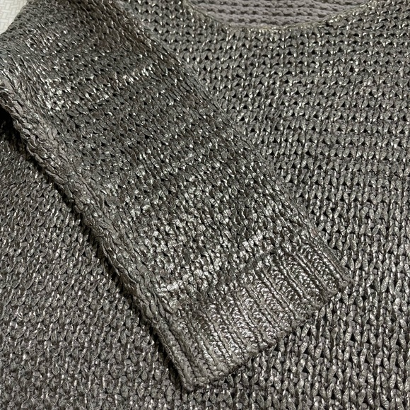 Knit Sweater. Size: Small - Picture 6 of 6